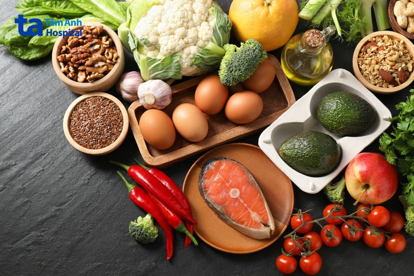 Mình bấm kéo mũi tên lướt hình ảnh khớp với khung hình để xác minh thông tin lại là được